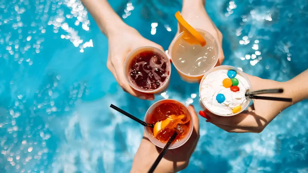 Mâncare & bautură la piscină